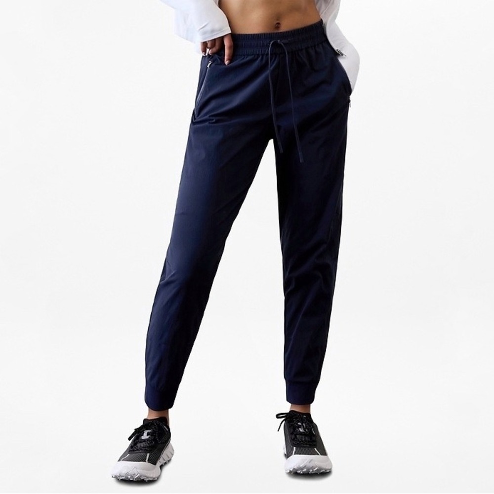 Athleta | Trekkie Relaxed Mid Rise Jogger Navy Hiking Pants Size M Petite